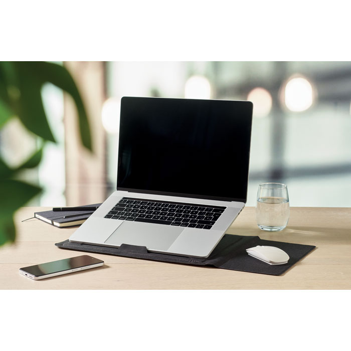 16 inch felt laptop sleeve Nero item picture open