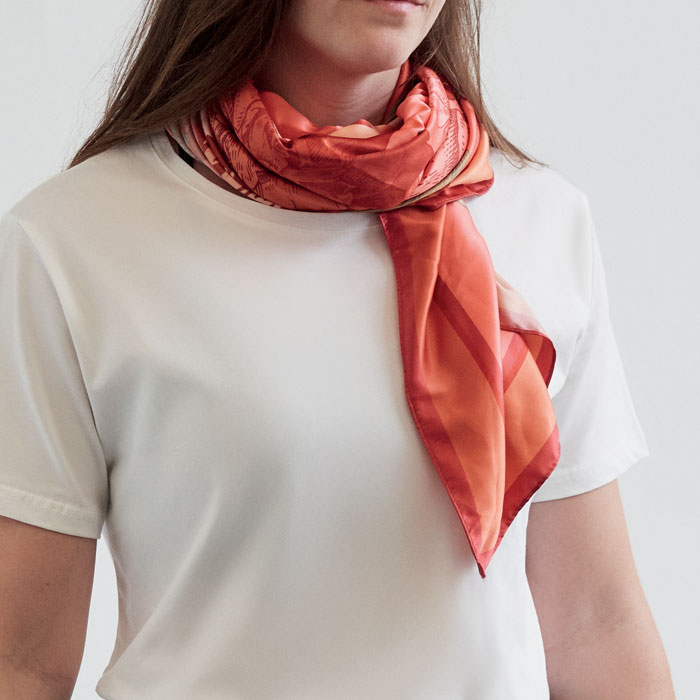 Shawl recycled satin polyester Rosso item detail picture