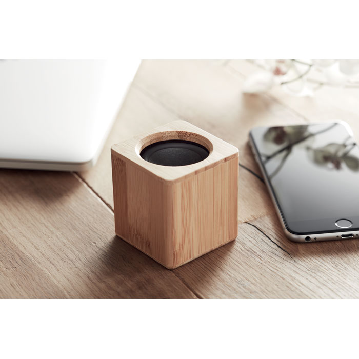 Speaker in bamboo Legno item ambiant picture