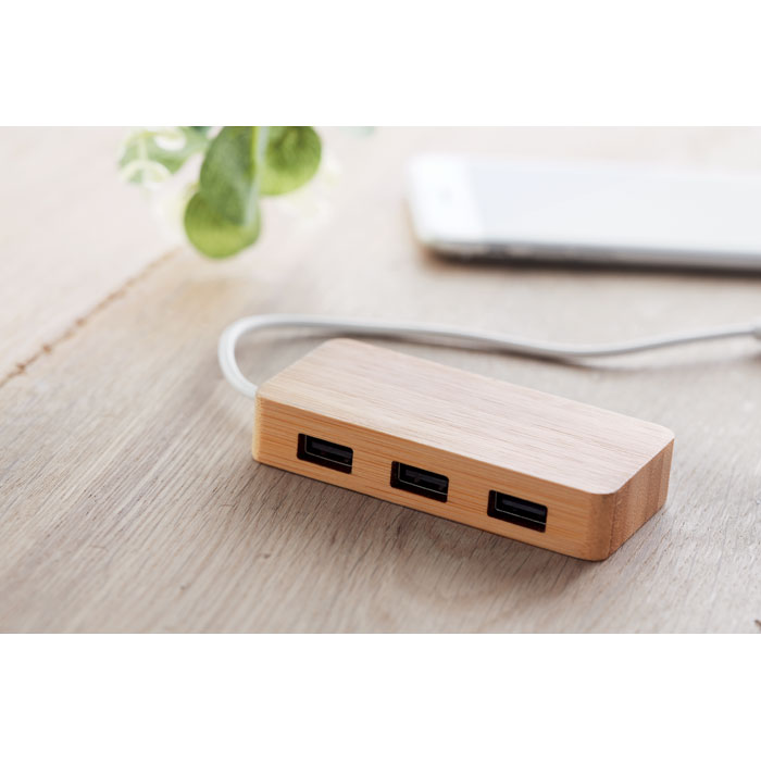 Multi porta USB wood item ambiant picture