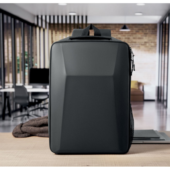 15" hard shell RPET backpack Nero item ambiant picture