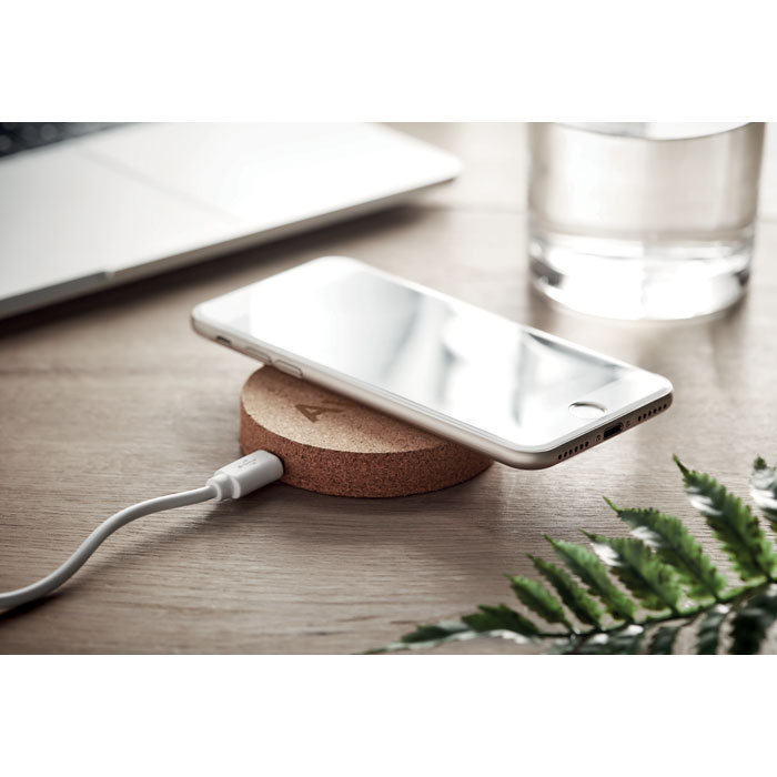 Wireless charging pad 10W beige item ambiant picture