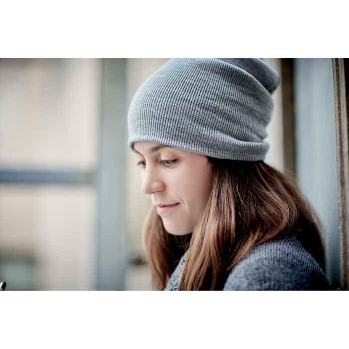Beanie in RPET with cuff Bianco/Nero item ambiant picture