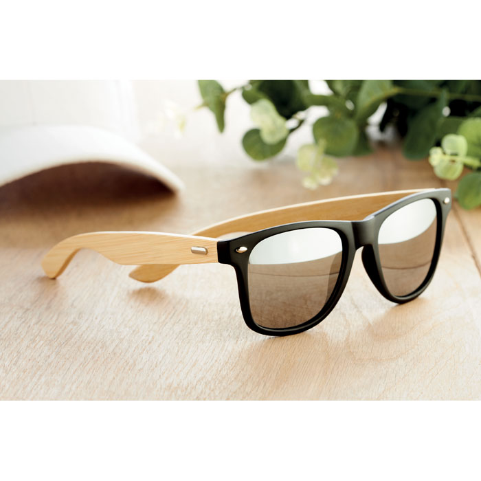 Sunglasses with bamboo arms Argento Lucido item ambiant picture