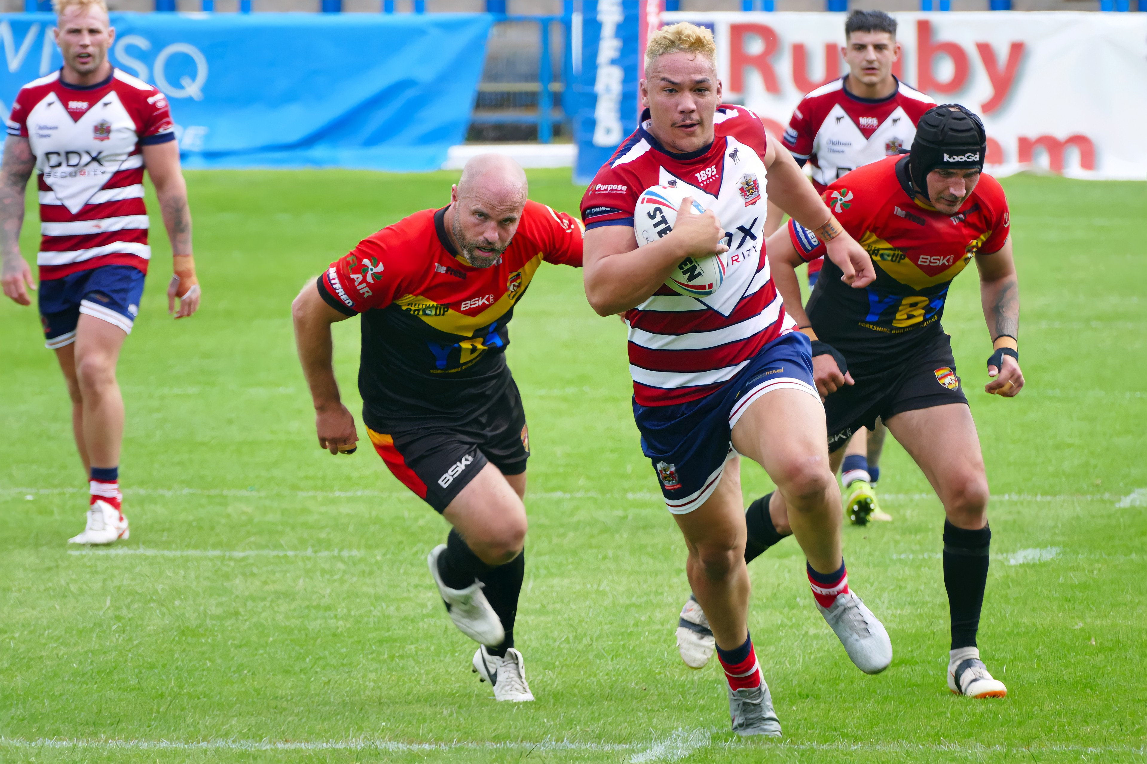 Tyler Dupree powers through the Dewsbury line