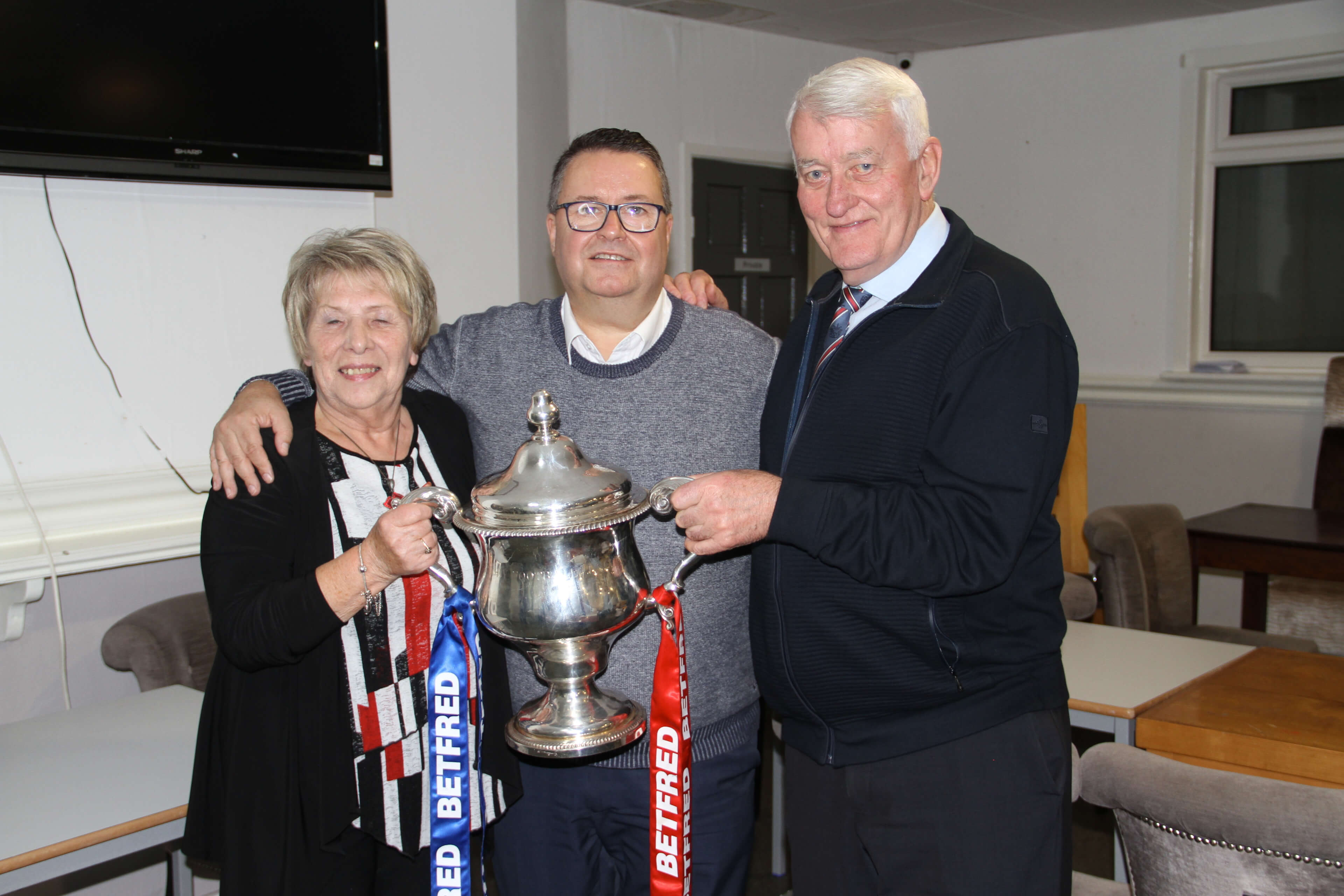 Shirley and Keith Mullaney with Chris Hamilton