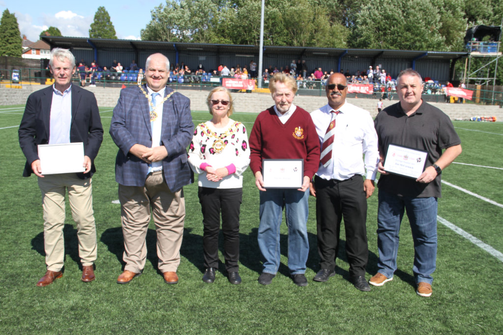 Our main picture shows (left to right): Andy Wilde, Pete Davis (the Mayor&rsquo;s consort), Councillor Elaine Garry (Mayor of Oldham), Martin Murphy, Joe Warburton, Steve McCormack.