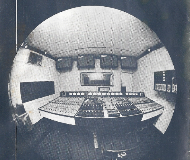 לילה רוקלקטי 52 – TRITON episode artwork