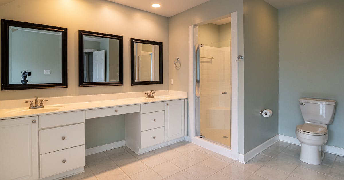 bathroom screens Sunshine Coast area