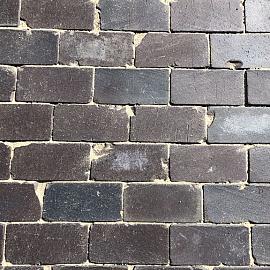 Prijs en budget: hoeveel kost het aanleggen van klinkerbestrating en hoe bepaal je het beste budget?