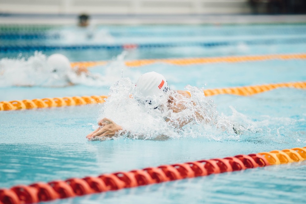 Quote,Nuoto,Uomini,Olimpiadi,2024,Immagine,Campione,Gara,Nuoto,Maschile,Primo,Piano,Nuotatore,Gara,Rana