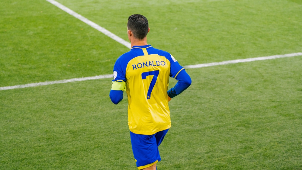 Chi,Vincerà,La,Saudi,Pro,League,2023,24,Foto,Di,Cristiano,Ronaldo,Di,Spalle,Con,La,Maglia,Dell,Al,Nassr