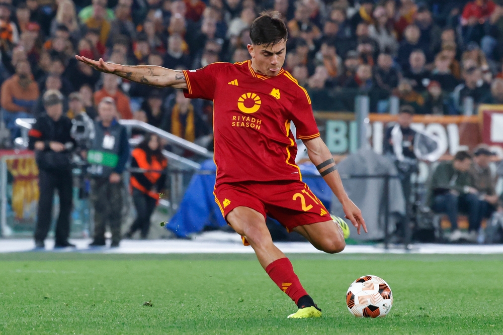 Paulo,Dybala,,Of,Roma,,Kicks,The,Ball,During,The,Uefa