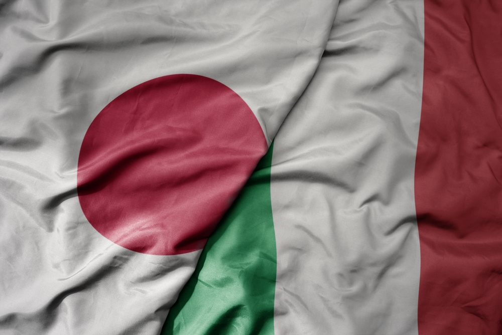 Big,Waving,National,Colorful,Flag,Of,Japan,And,National,Flag,Giappone-Italia