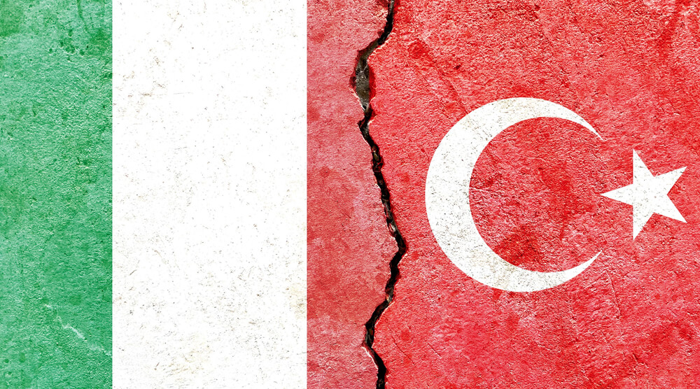 Grunge,Italy,Vs,Turkey,National,Flags,Icon,Isolated,On,Cracked,Turchia-Italia