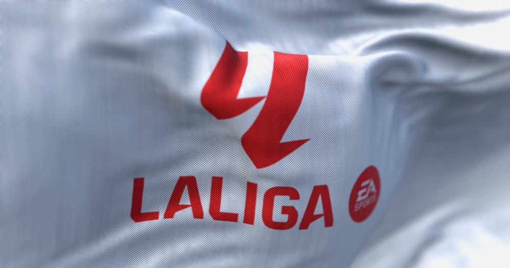 Madrid,,Spa,,Oct.,10,2023:,Close up,Of,La,Liga,Flags,Chi,Vincerà,LaLiga,2025/2026