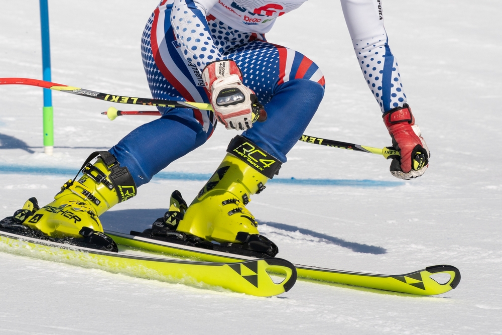 Crop,Close up,View,Of,Sportswoman,Mountain,Skier,Athlete,Skiing,Down,Scommesse,Antepost,Sci,Alpino,Uomini,Olimpiadi,Invernali