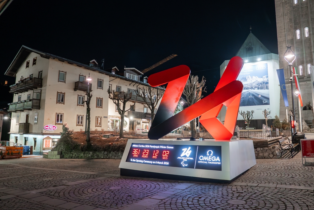 Cortina,,Italy.,March,8,,2025.,Night,Scene,In,Cortina,D'ampezzo,Scommesse,Antepost,Sci,Di,Fondo,Olimpiadi,Invernali,2026