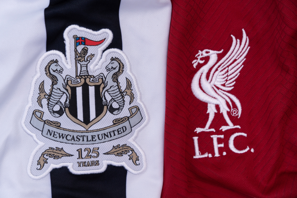 Bangkok,thailand december,23:,The,Logo,Of,New,Castle,United,And,Liverpool,2a,Giornata,Di,Premier,League
