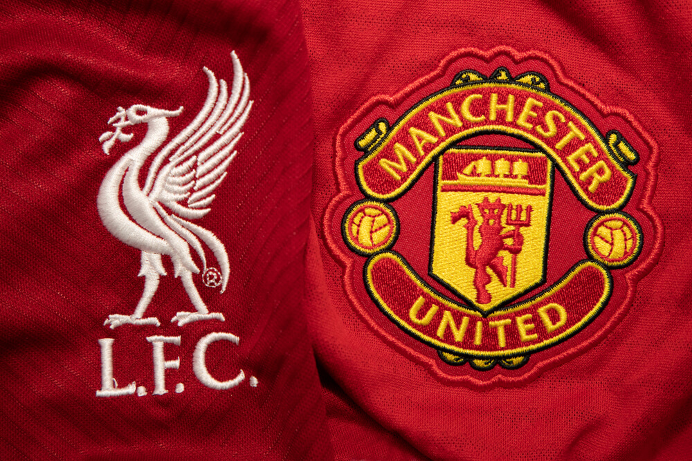 Bangkok,thailand ,December,5:,The,Logo,Of,Liverpool,And,Manchester,United,Liverpool-Manchester United