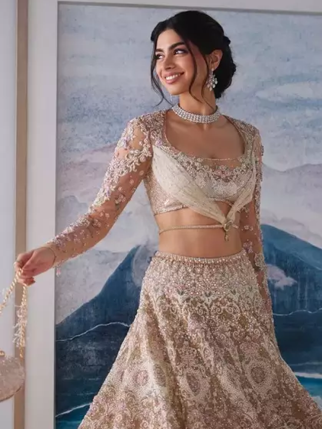 हर फंग्शन में दिखेंगी ख़ास, स्टाइल करें खुशी कपूर के लहंगे