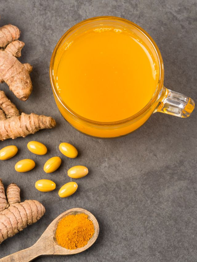 कच्ची हल्दी का पानी पीने से क्या होता है?