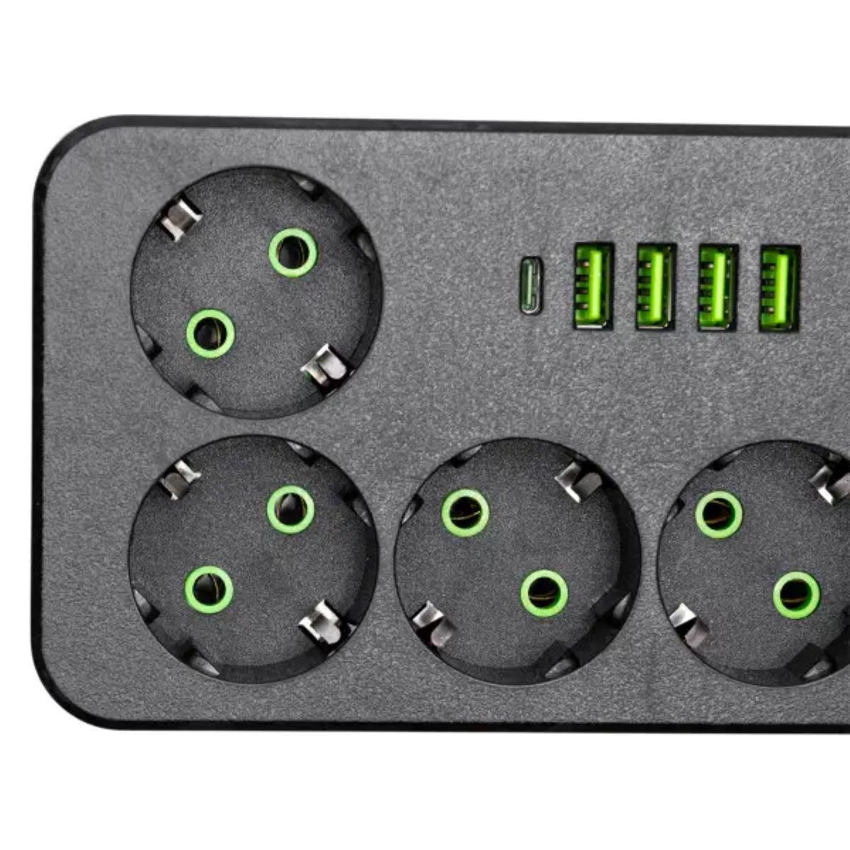 Мережевий фільтр на 5 розеток із портами USB-A та USB Type-C крупним планом