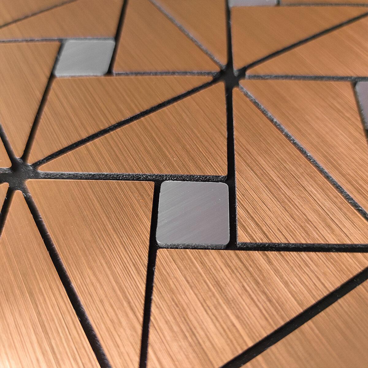 Крупный план самоклеящейся PET мозаики 300x300x4 мм, текстура и защитный слой