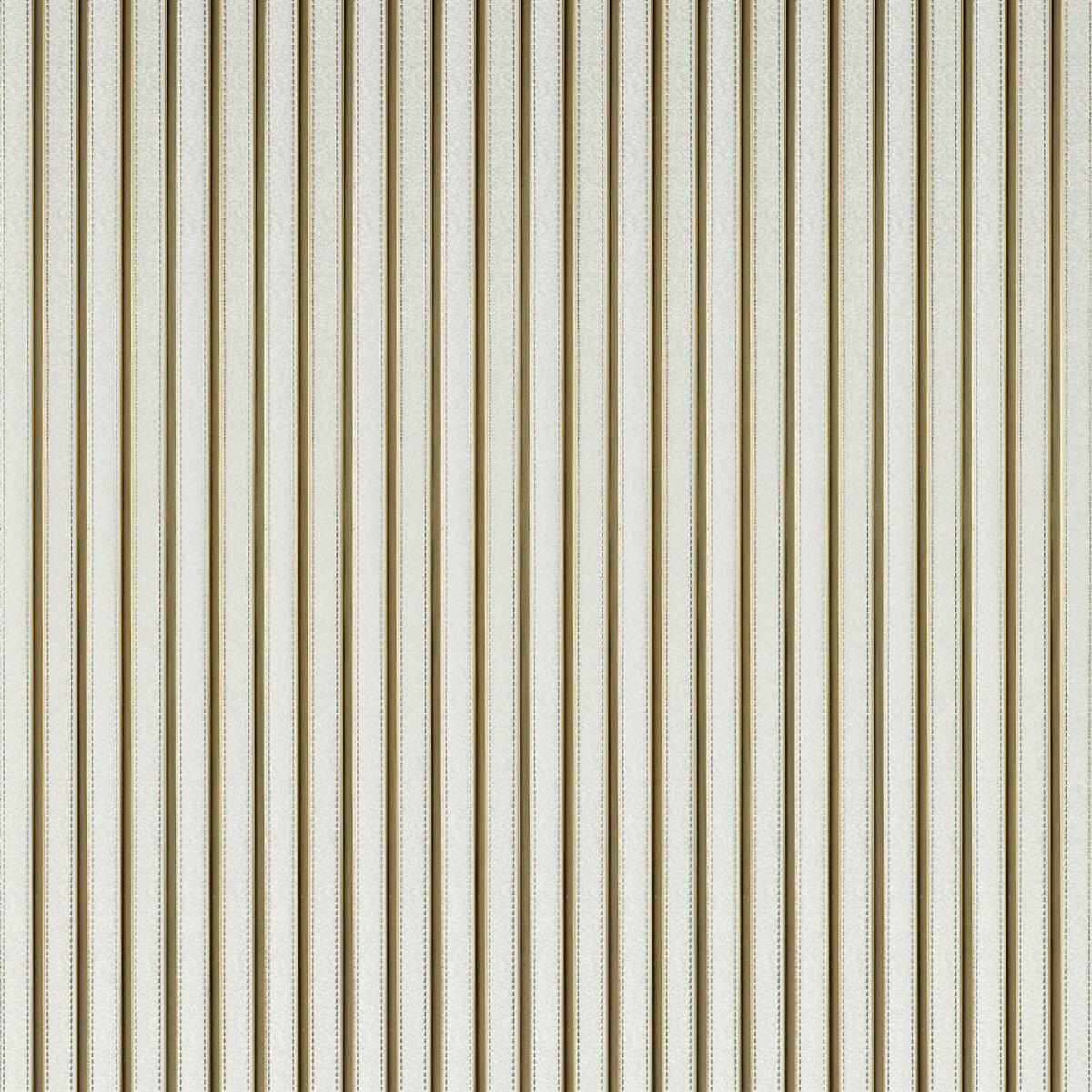 Декоративні рейки для стін під білу шкіру із золотом у сучасній вітальні