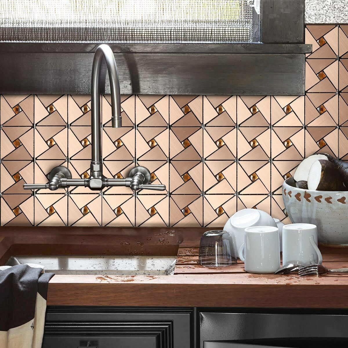 Декоративная самоклеящаяся алюминиевая плитка 300х300 мм медная в кухонном интерьере