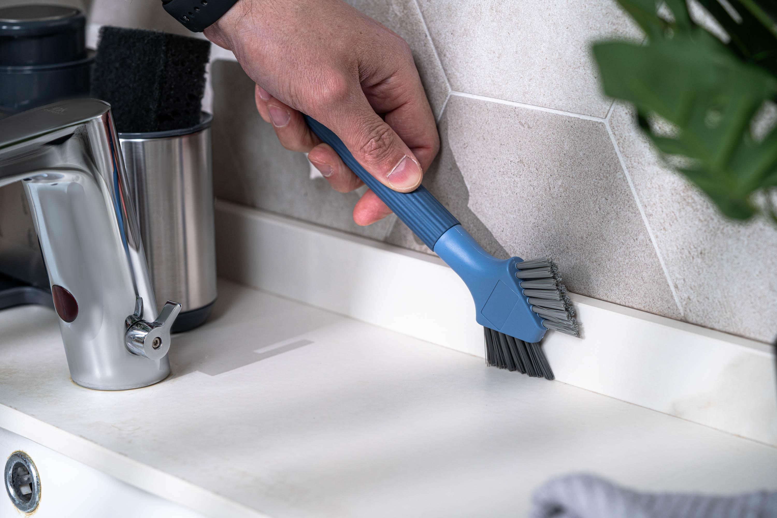 универсальная щетка для труднодоступных мест и мойки 21×8.5×2.2 см — практическая многофункциональная щетка для плитки и раковины