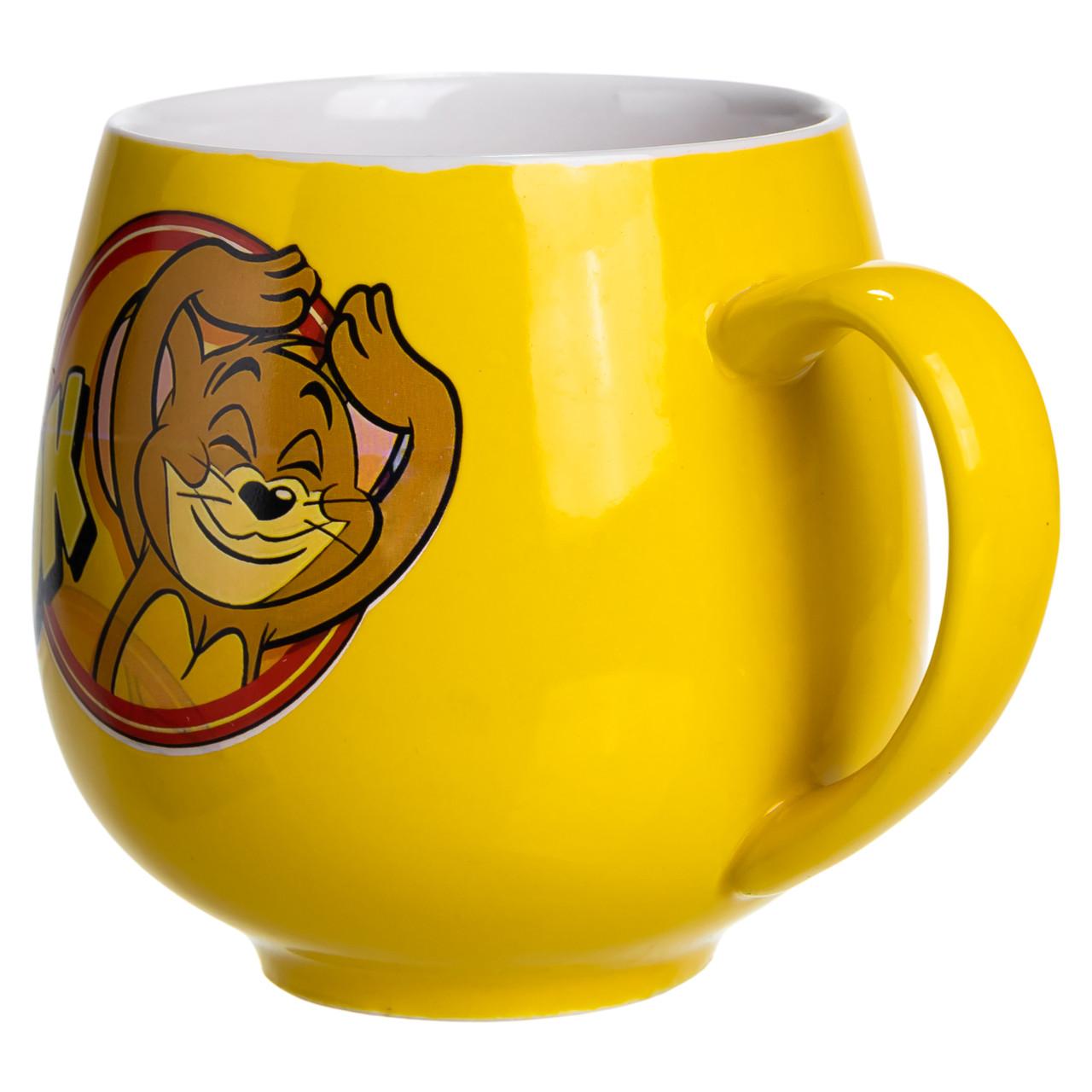 Подарункова фарфорова чашка з мультяшним малюнком, бічний ракурс, жовте горнятко 400 мл