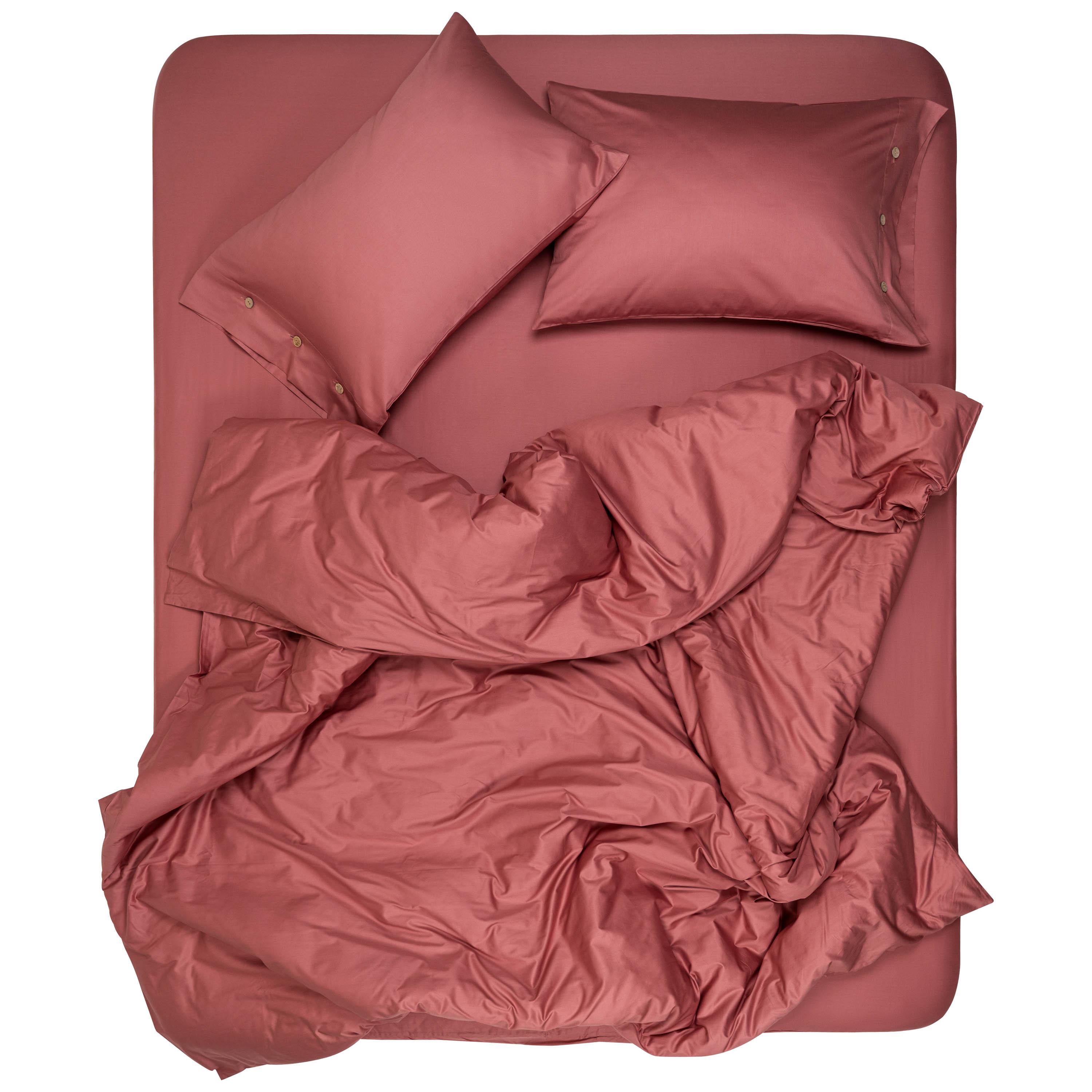 Сатиновая простыня на резинке 160x200 +30 см в цвете медь — фото в интерьере