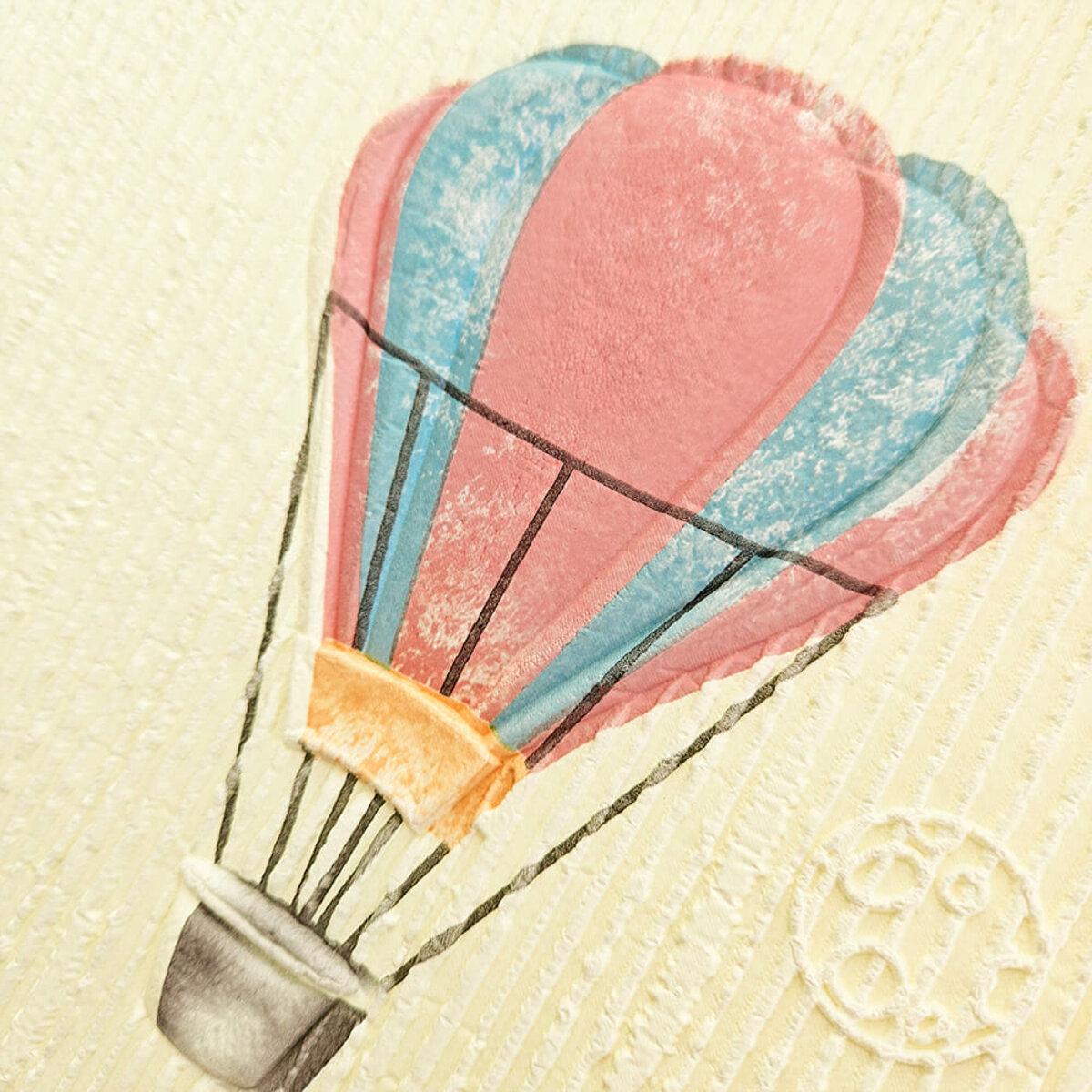 Крупный план самоклеящихся декоративных панелей ППП с фактурой «Воздушные шары», влагостойкая поверхность