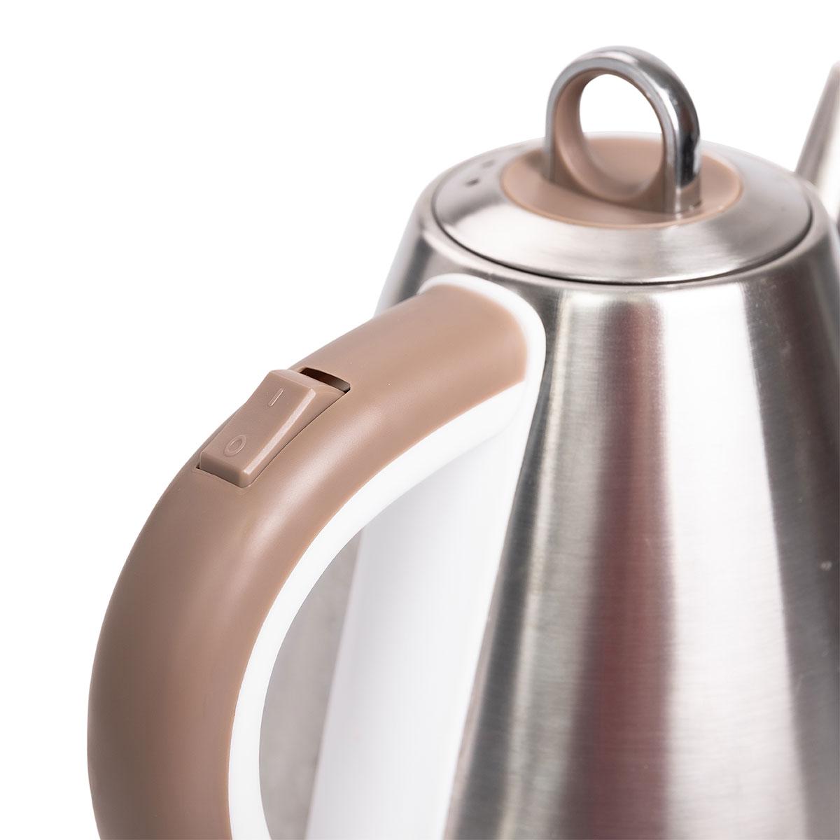 ручка и кнопка включения дискового электрочайника с защитой от перегрева 1100 Вт — крупный план