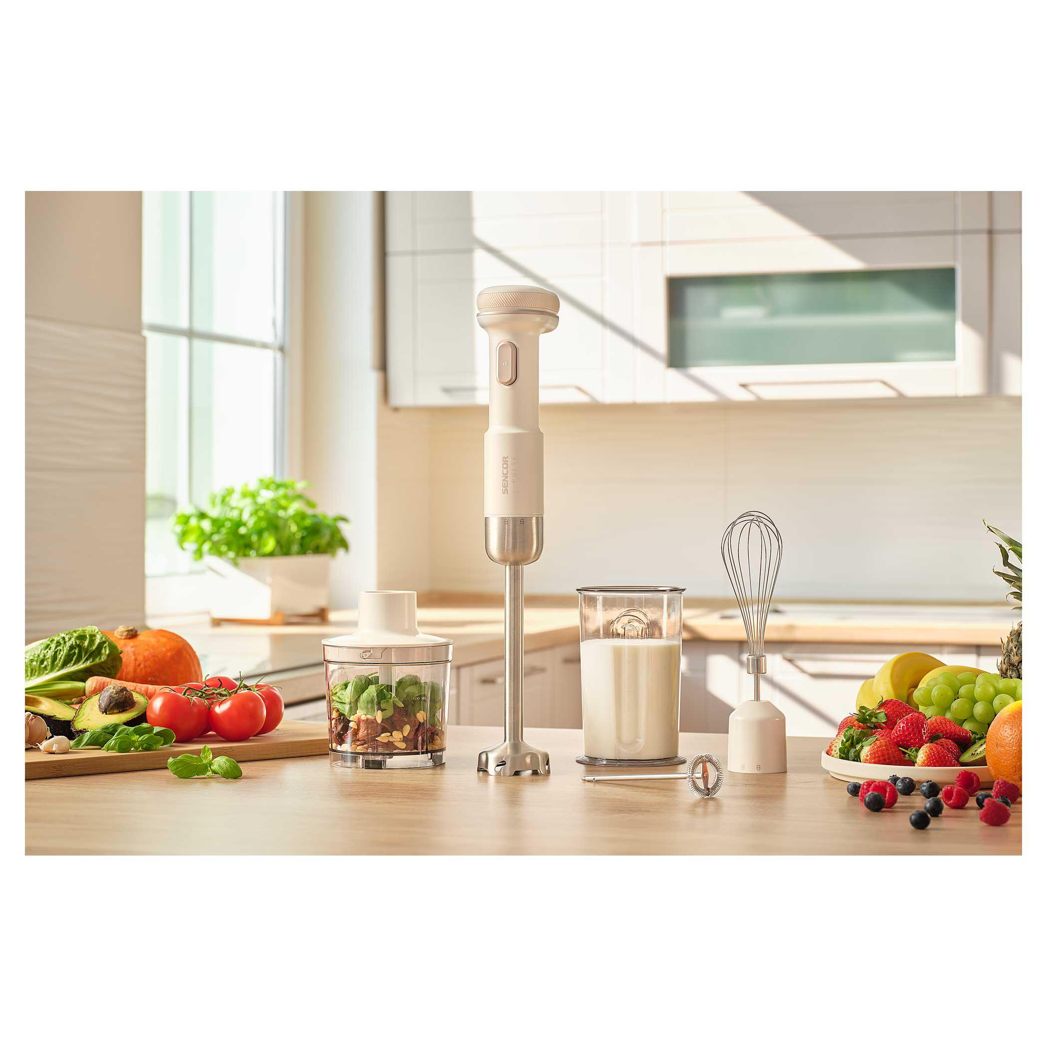 погружной блендер Sencor беспроводной в интерьере, смешивание салата в измельчителе 500 мл
