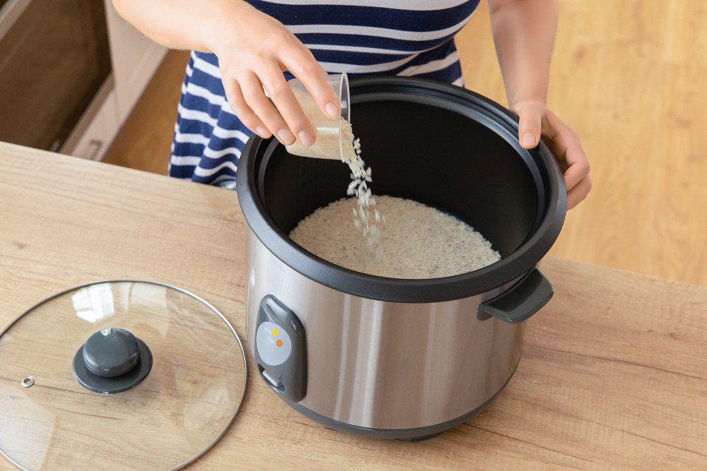 Компактная электрическая рисоварка Sencor 1.5 л — рисоварка для идеального риса на пару