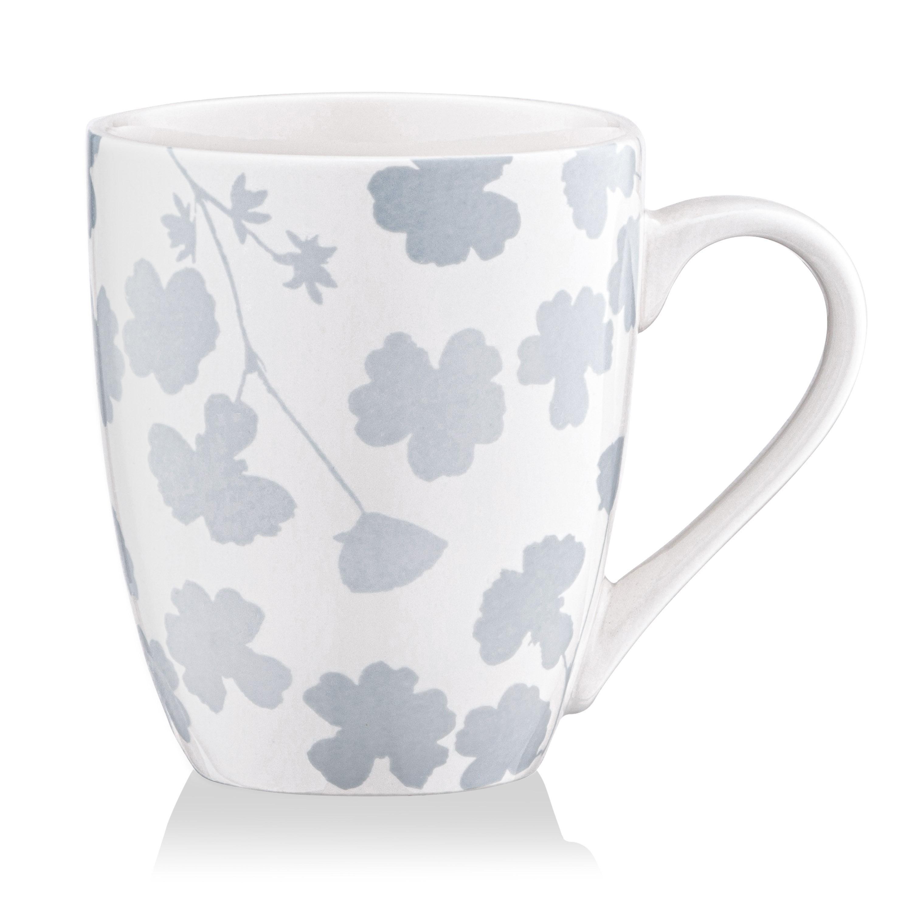 Крупный план бело-голубой фарфоровой кружки 320 мл — кружка для микроволновки и посудомойки
