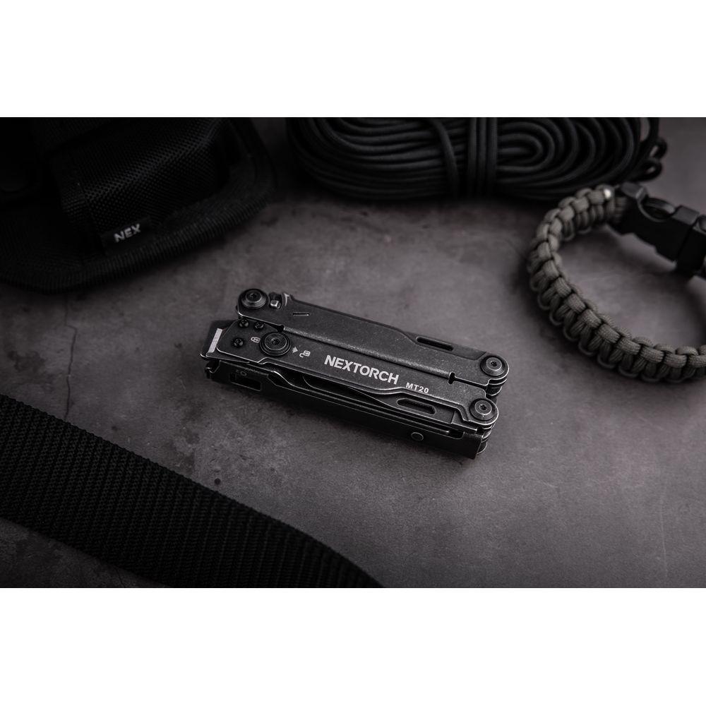 карманный мультитул в работе — универсальный инструмент для экстренных ситуаций, чехол в комплекте