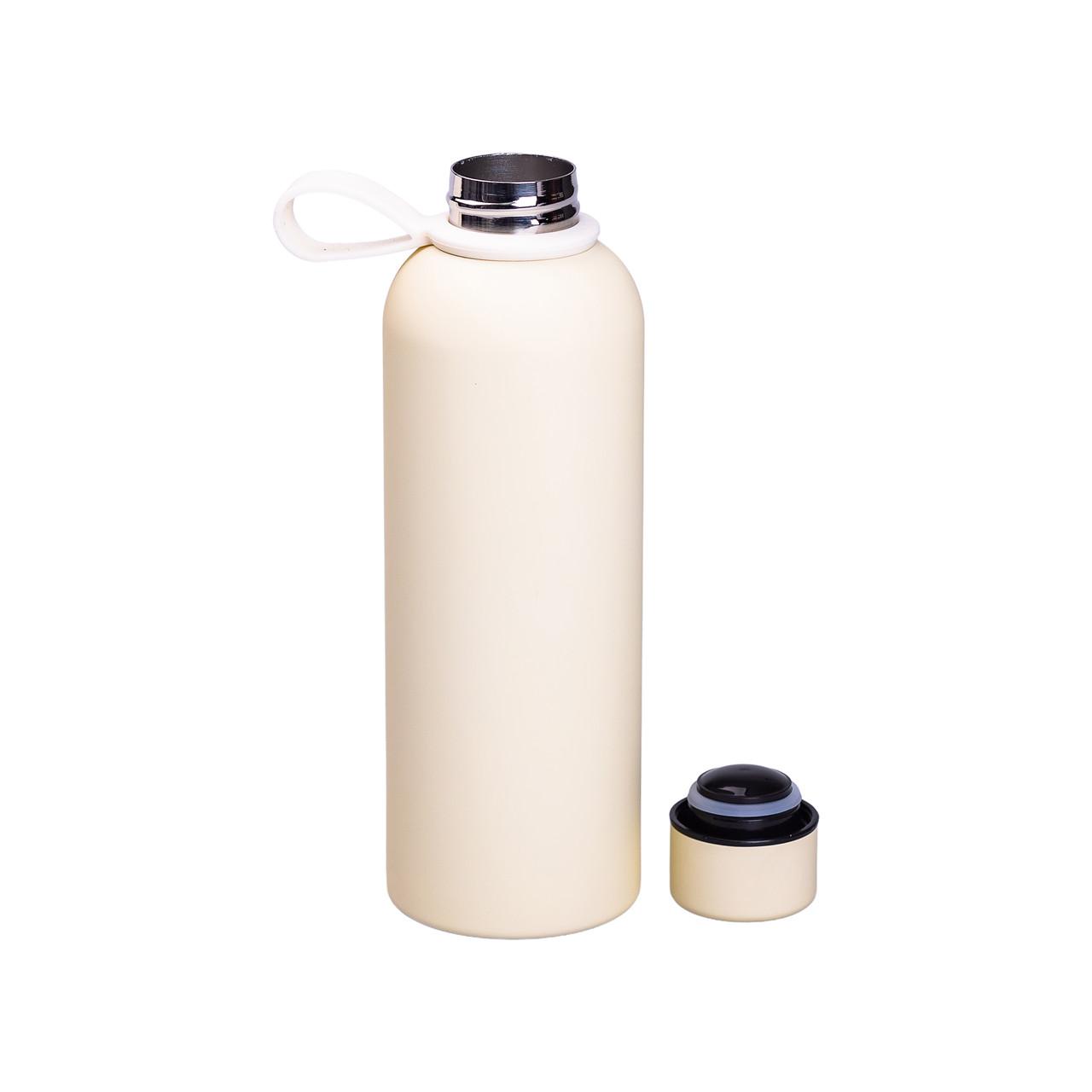 вакуумная бутылка для путешествий 500 мл бежевая, вид с крышкой рядом