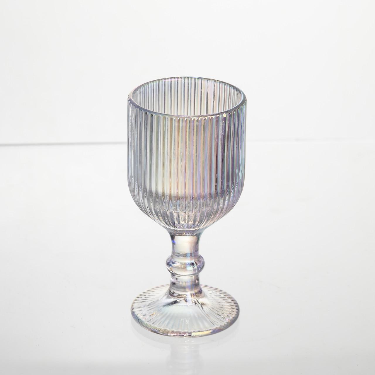 Одна скляна рюмка на ніжці з вертикальним ребристим декором, прозоре скло, 50 мл
