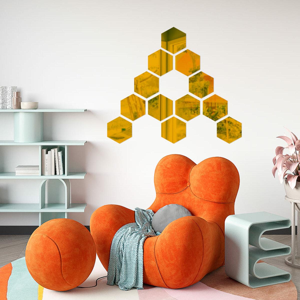 зеркальные акриловые наклейки для стен шестиугольники золото 125х105 мм в интерьере