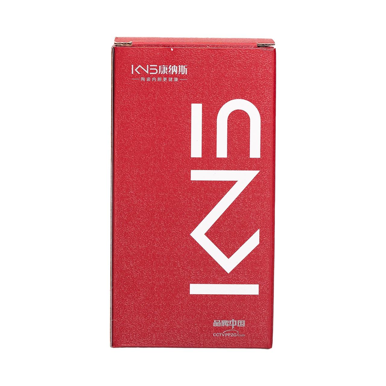 Портативная термокружка с фарфоровой колбой 380 мл в руке — вакуумная кружка для горячих напитков