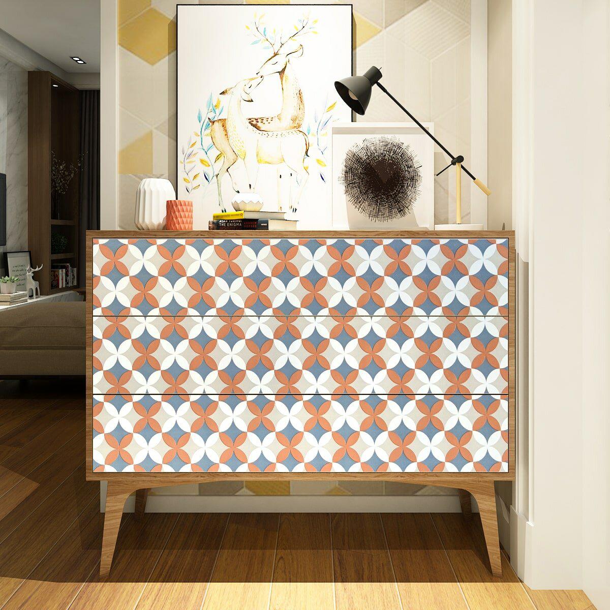 Комод в интерьере оклеен самоклеящейся пленкой для мебели и дверей с оранжевыми цветами