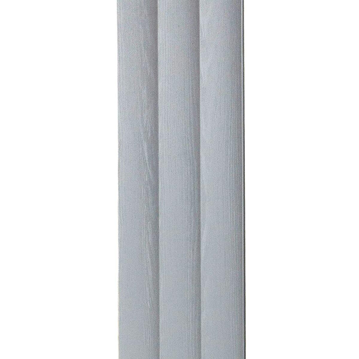 Декоративна стінова рейка WPC під дерево в інтер’єрі вітальні