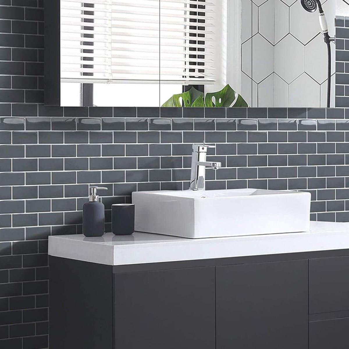 Самоклеящаяся полиуретановая плитка серый кирпич в кухонном интерьере 305x305 мм