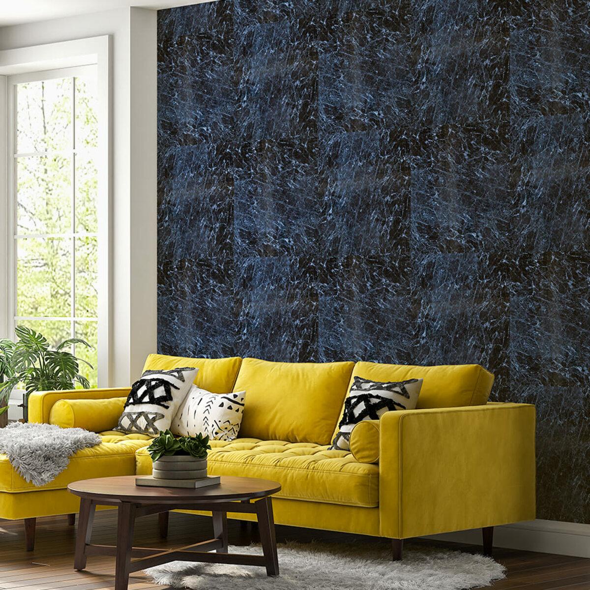 Декоративная ПВХ плита 600x600 черный мрамор в интерьере — стена в гостиной