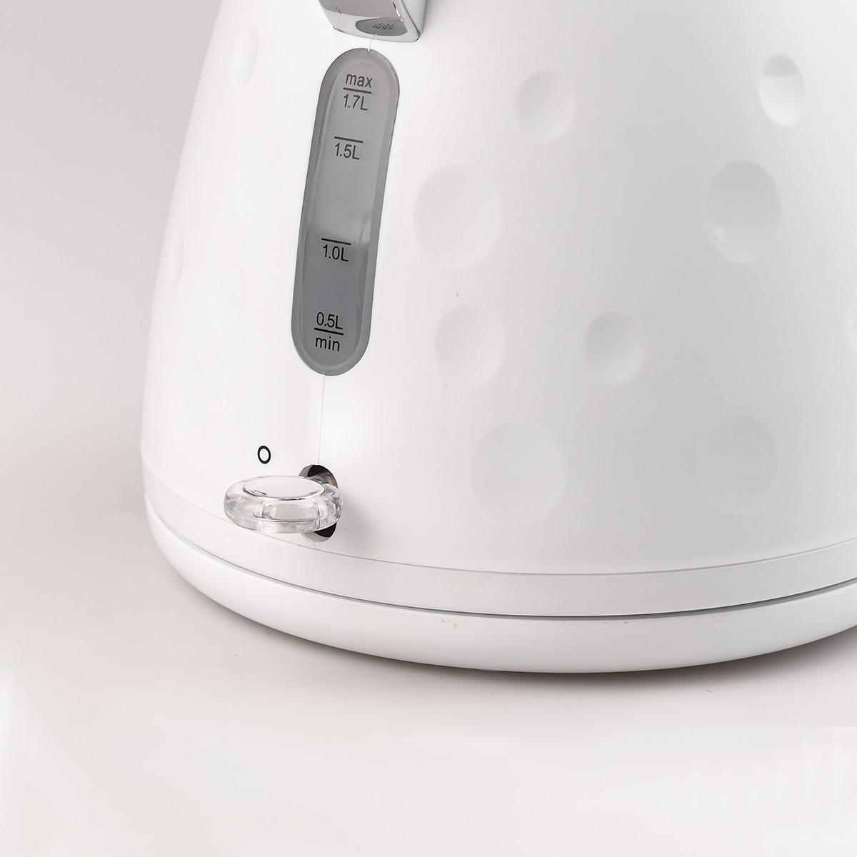 Индикатор уровня воды и кнопка включения — чайник с фильтром и автоотключением, крупный план