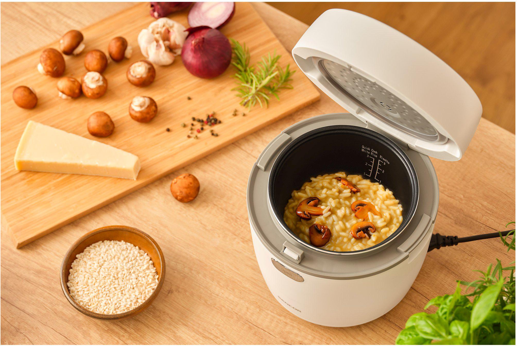 рисоварка с сенсорным управлением — компактная рисоварка для диетического риса, вид сверху с панелью управления