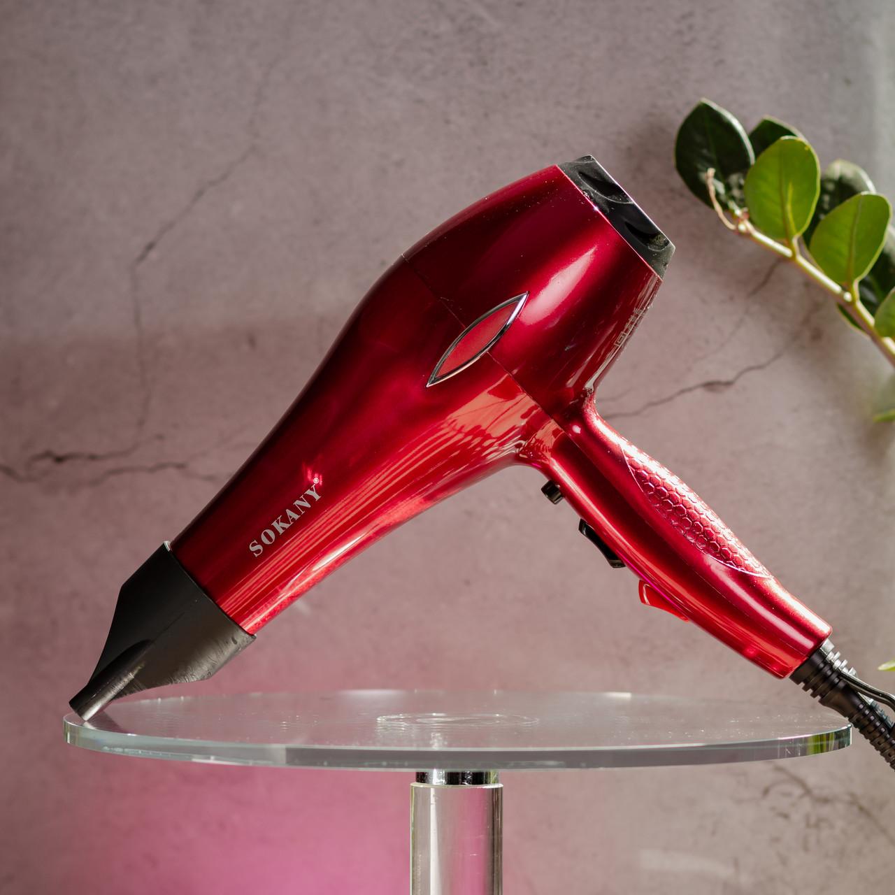 фен с диффузором и насадками 2600 Вт в интерьере, красный